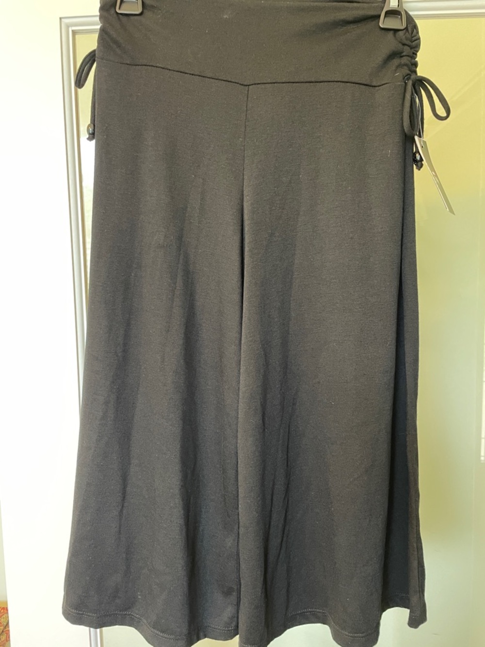 Black Wide-Leg Pull-On knee length Pants